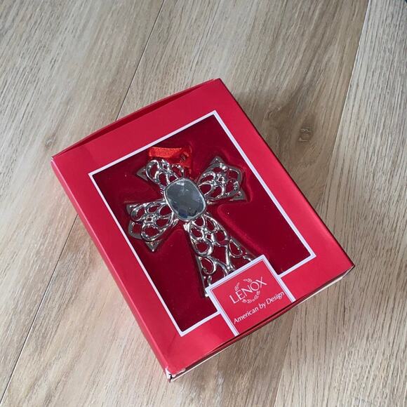 NEW IN BOX! Lenox Silver Gemmed Cross Ornament 4.25in - Picture 1 of 4
